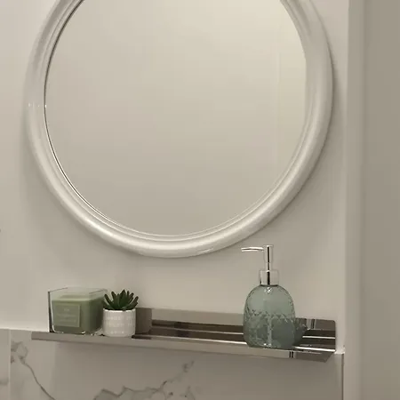 アパート Lavel トロギール