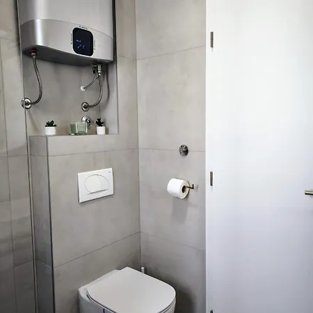 Lavel アパート トロギール